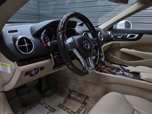 Used 2014 Mercedes-Benz SL 550 image 12