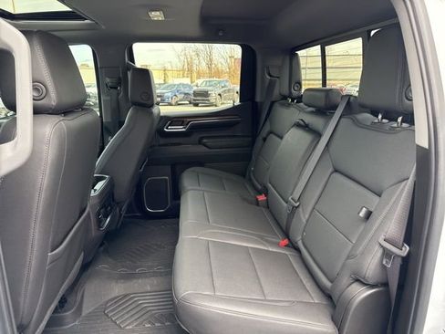 Used 2024 Chevrolet Silverado 1500 LT Trail Boss w/ LT Trail Boss Premium Package image 17