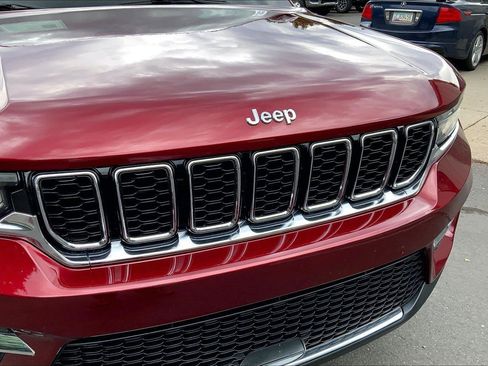 Certified 2023 Jeep Grand Cherokee Limited w/ Trailer Tow Prep Group (B) AWD/4WD image 30
