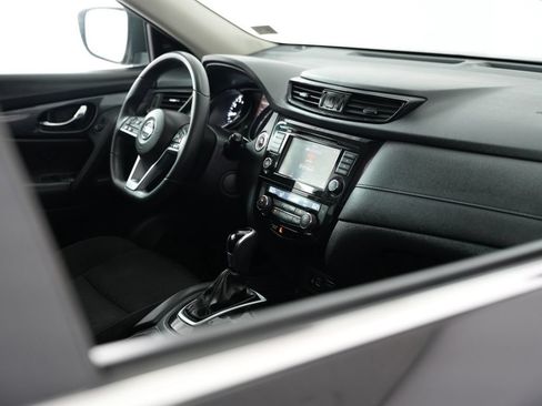 Used 2020 Nissan Rogue SV FWD image 49