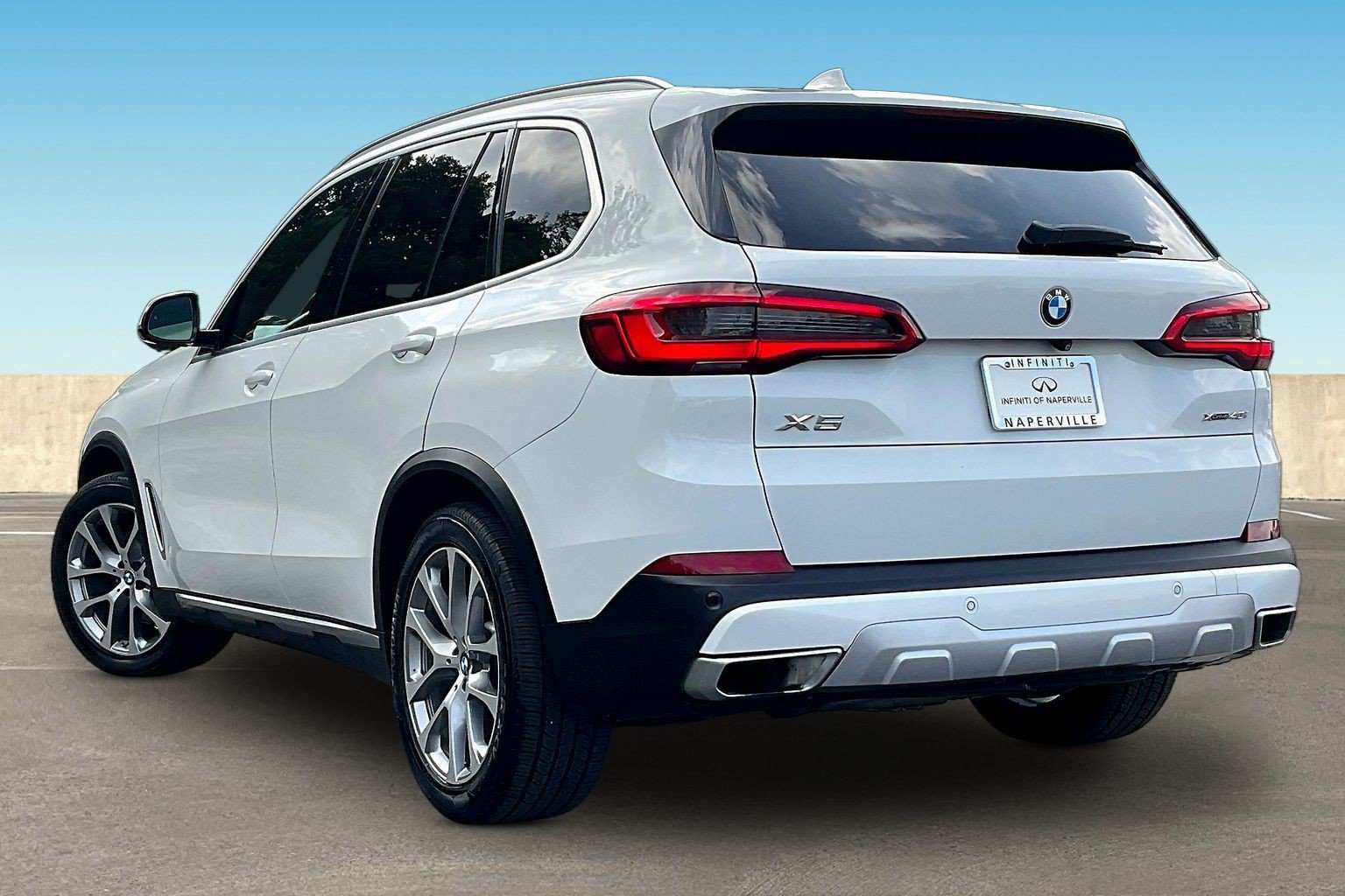 Used 2019 BMW X5 xDrive40i w/ Premium Package 2 AWD/4WD image 4