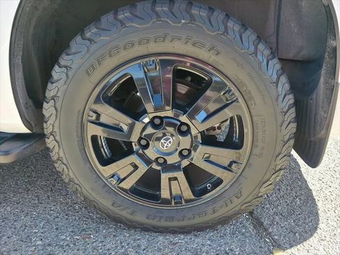 Used 2019 Toyota Sequoia TRD Sport w/ TRD Sport Premium Package AWD/4WD image 39