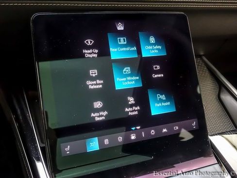 Certified 2025 Cadillac Escalade Sport w/ LPO, ONYX Package image 19