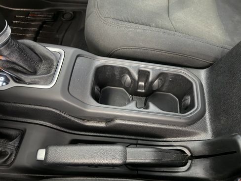 Used 2018 Jeep Wrangler Unlimited Sport S image 17