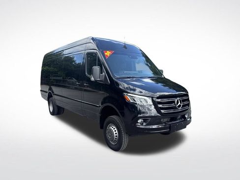 Used 2024 Mercedes-Benz Sprinter 3500 image 3