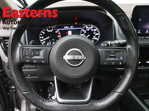 Used 2023 Nissan Rogue SV w/ SV Premium Package AWD/4WD image 10
