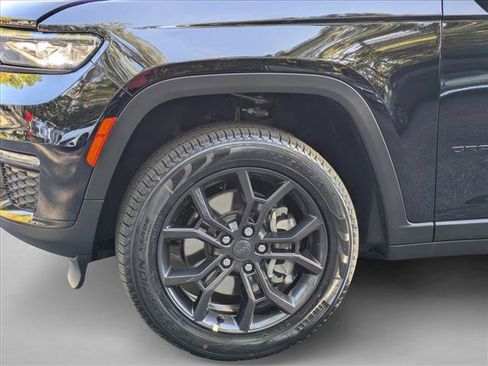 New 2025 Jeep Grand Cherokee L Limited image 10