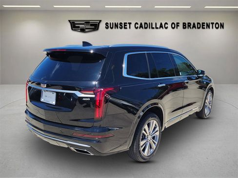 Certified 2023 Cadillac XT6 Premium Luxury AWD/4WD image 4