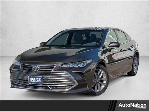 Used 2019 Toyota Avalon XLE w/ Moonroof Package image 1