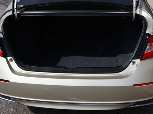 Used 2018 Honda Accord LX image 25