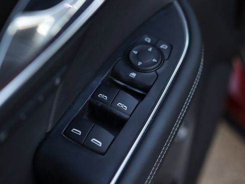 Used 2023 Buick Envision Essence w/ Sport Touring Package image 25