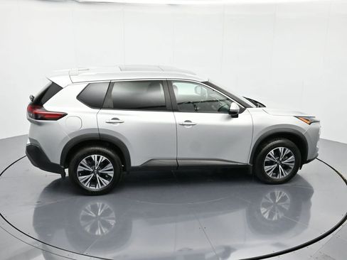 Used 2022 Nissan Rogue SV w/ SV Premium Package image 32