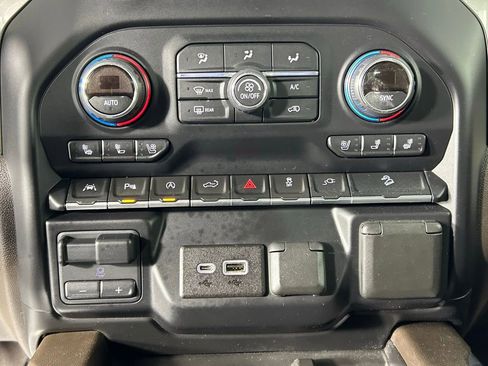 Used 2019 Chevrolet Silverado 1500 LTZ w/ LTZ Premium Package image 22