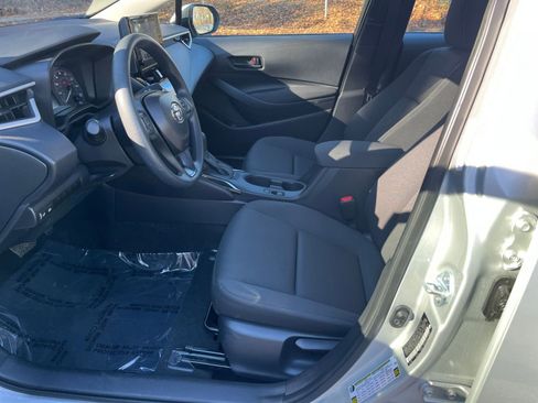 Used 2025 Toyota Corolla LE image 21