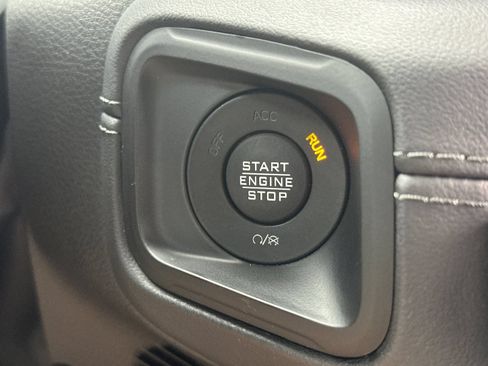 Used 2024 Jeep Wrangler Unlimited Sahara AWD/4WD image 21