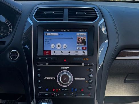 Used 2018 Ford Explorer Platinum image 21