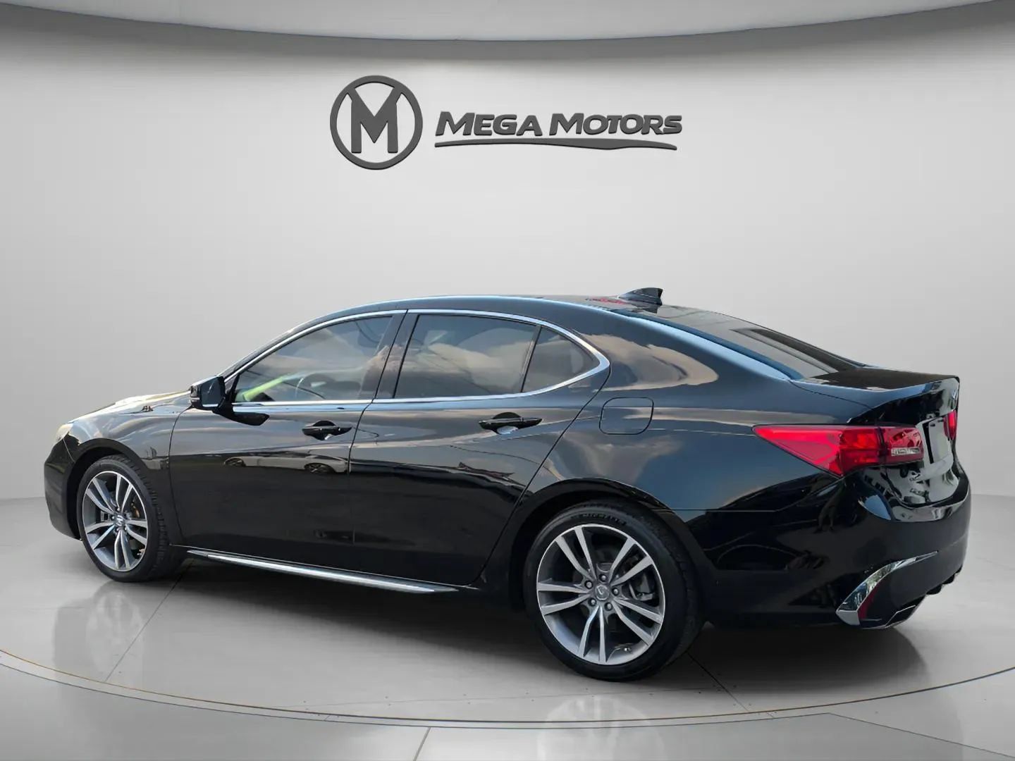 Used 2019 Acura TLX w/ Technology Package FWD image 4