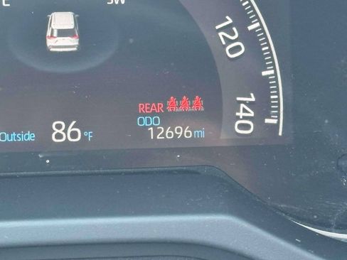 Used 2025 Toyota RAV4 LE AWD/4WD image 28