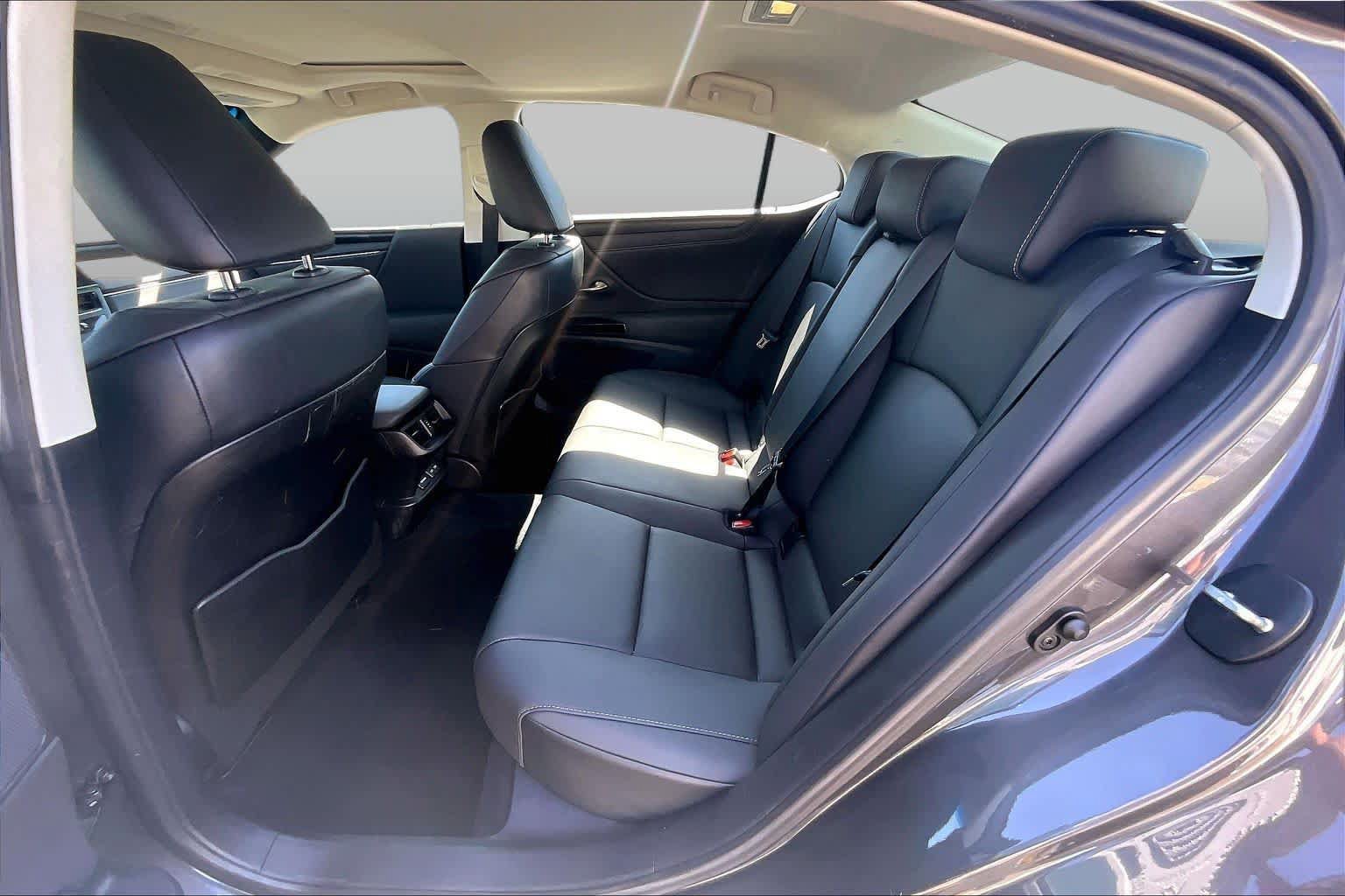 Used 2023 Lexus ES 250 w/ Premium Package AWD/4WD image 20