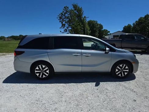 Used 2025 Honda Odyssey EX-L image 2