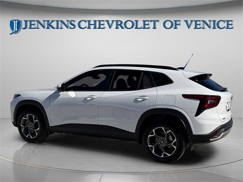 New 2026 Chevrolet Trax LT image 4