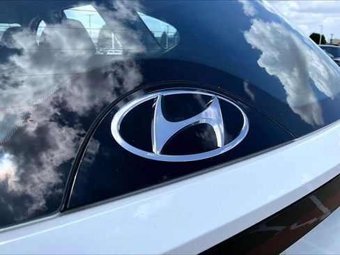 Used 2023 Hyundai Tucson SE AWD/4WD image 10