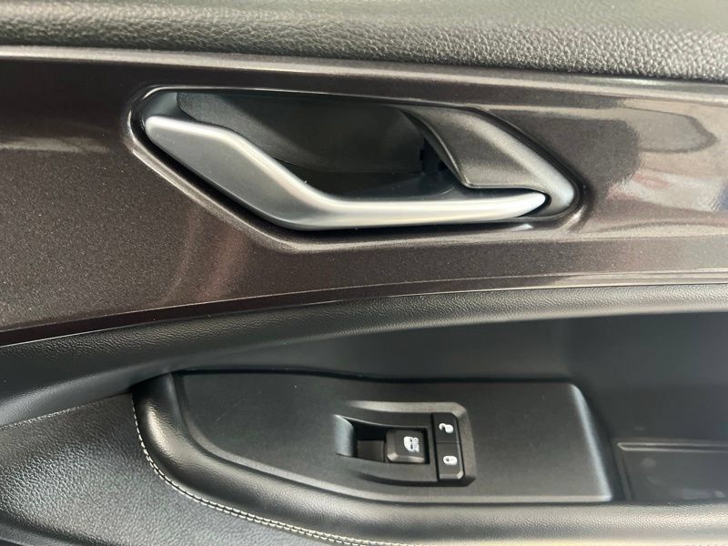 Used 2023 Jeep Grand Cherokee Altitude AWD/4WD image 15