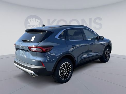 Used 2025 Ford Escape SE image 7