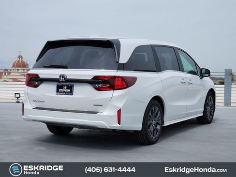 New 2026 Honda Odyssey Touring image 4