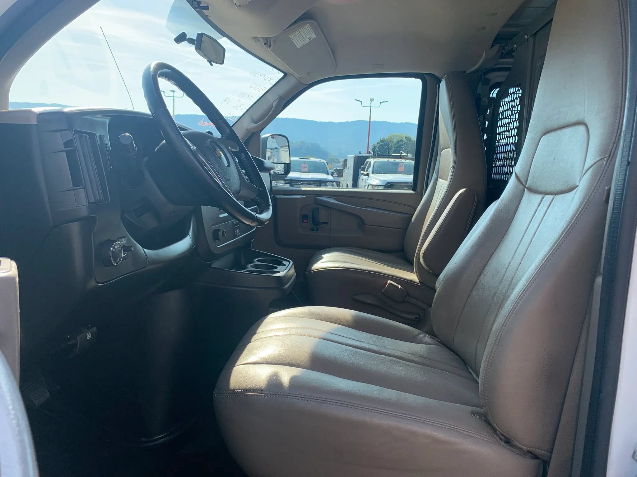 Used 2014 Chevrolet Express 1500 RWD image 9