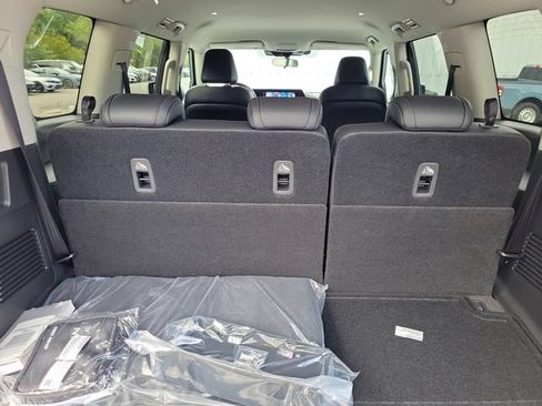 New 2026 Nissan Armada SV AWD/4WD image 7