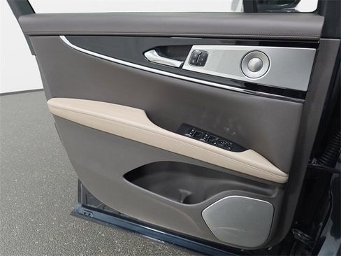 Used 2023 Lincoln Nautilus Reserve w/ Equipment Group 202A image 24