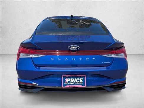 Used 2022 Hyundai Elantra Limited FWD image 7