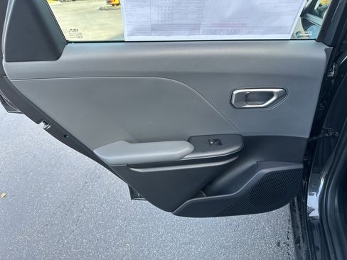 New 2025 Kia K4 LXS image 18