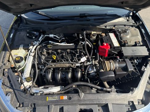 Used 2011 Ford Fusion SE FWD image 16