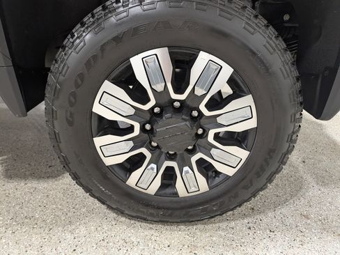 Used 2025 GMC Sierra 3500 Denali w/ Denali Reserve Package AWD/4WD image 13