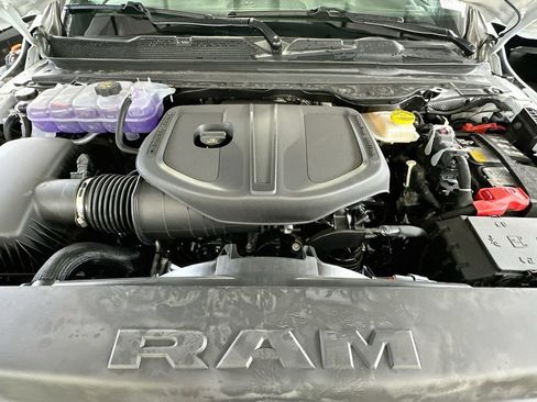 New 2026 RAM 1500 Express AWD/4WD image 17