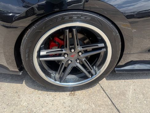 Used 2017 Ford Mustang GT w/ Black Accent Package image 11