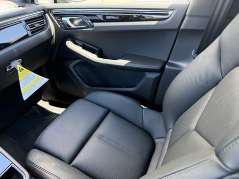 New 2026 Porsche Macan image 17