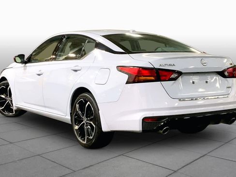 Used 2023 Nissan Altima 2.5 SR w/ SR Premium Package AWD/4WD image 12