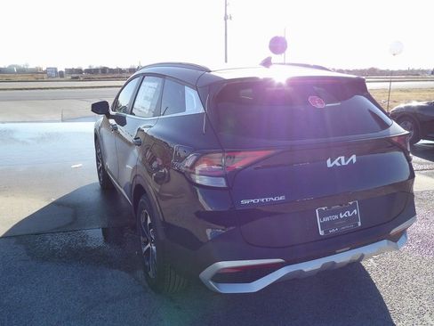 Used 2025 Kia Sportage EX w/ Premium Package FWD image 9