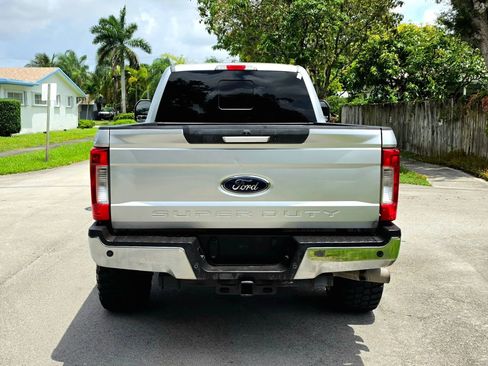 Used 2017 Ford F250 Lariat w/ Lariat Value Package AWD/4WD image 11