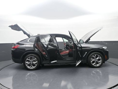 Used 2025 BMW X4 xDrive30i AWD/4WD image 44