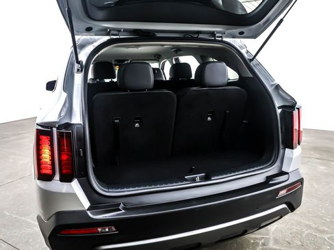 Used 2021 Kia Sorento S image 22