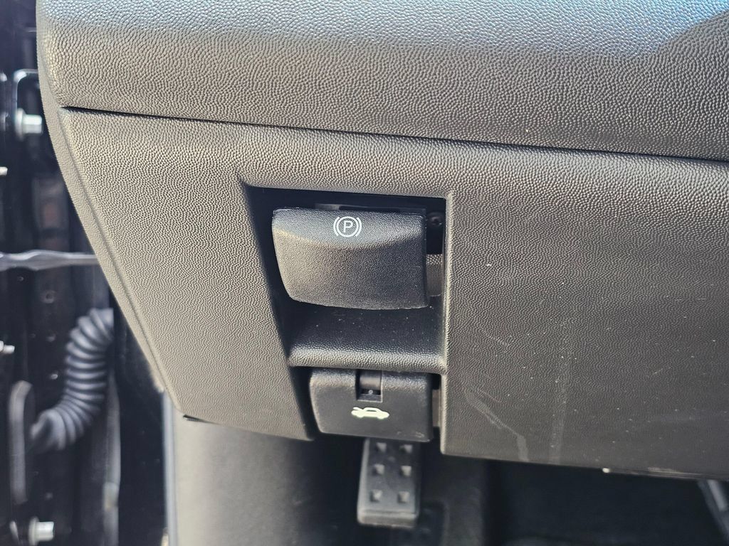 Used 2005 Cadillac CTS 3.6 w/ Preferred Equipment Group RWD image 24