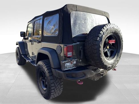 Used 2015 Jeep Wrangler Unlimited Rubicon image 4