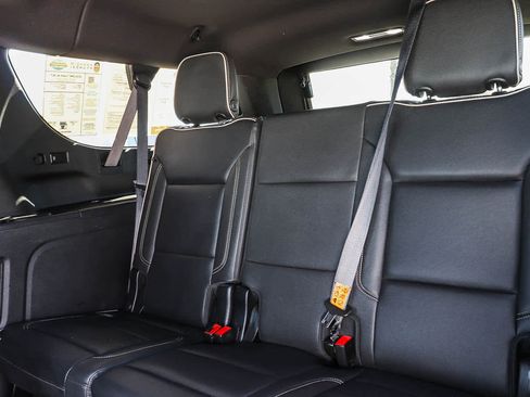 Used 2024 GMC Yukon XL SLT image 21