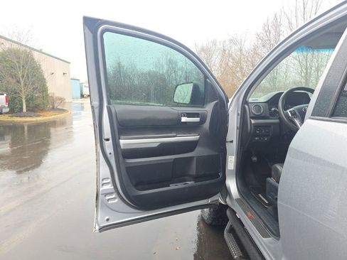 Used 2015 Toyota Tundra SR5 w/ SR5 Upgrade Package image 18