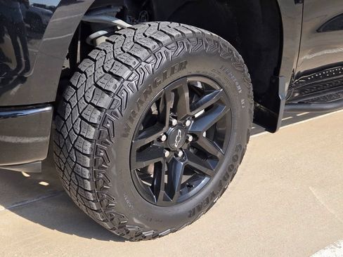Used 2023 Chevrolet Silverado 1500 LT Trail Boss w/ LT Trail Boss Premium Package AWD/4WD image 22