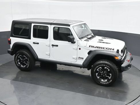 Used 2025 Jeep Wrangler Unlimited Rubicon AWD/4WD image 24
